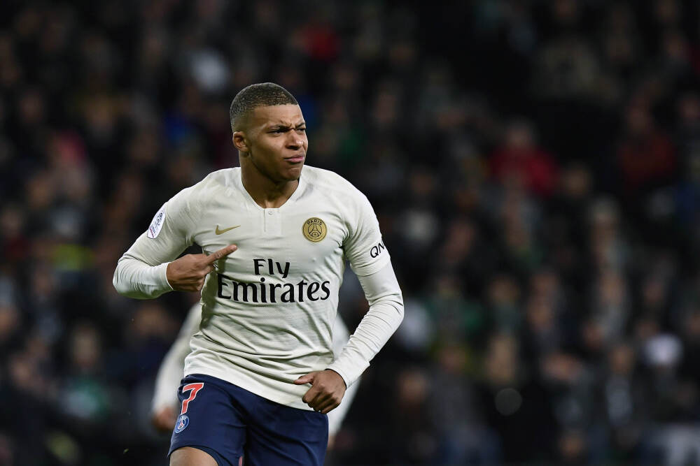   记者：卡马尔达不会提前回米兰，他将留在莱切效力到赛季结束